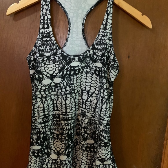 Lululemon workout tank - Picture 1 of 2